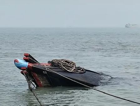 500 feared dead after boats sink
