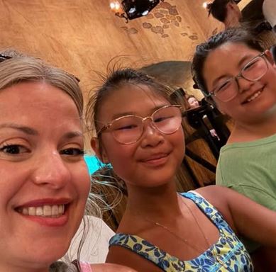 mandy with daughters